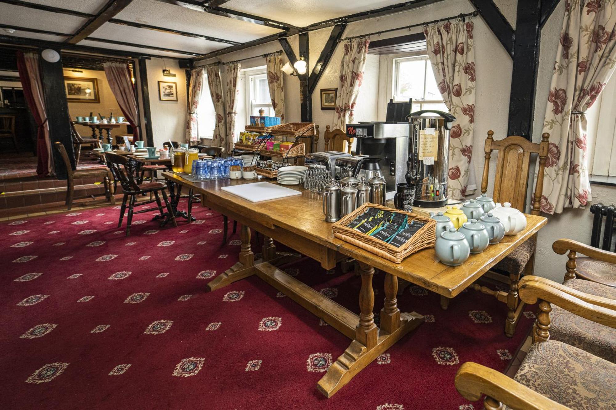 Queens Head Inn, Tirril Пенрит Екстериор снимка